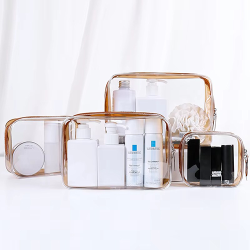 bk001-transparent-tpu-bag-flexibility-and-waterproof-test