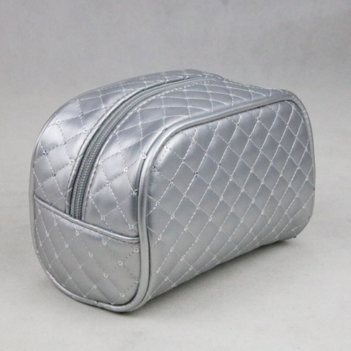 futuristic-silver-makeup-pouch-holiday-gift-wholesale