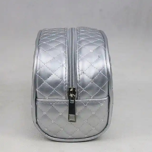 silver-pouch-metallic-reflection-and-capacity