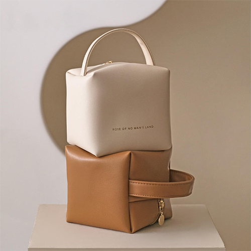 structured-vegan-leather-beauty-case-with-handle