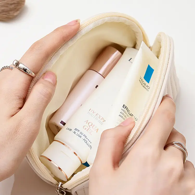 beauty-brand-gift-sets-packaging-pouch