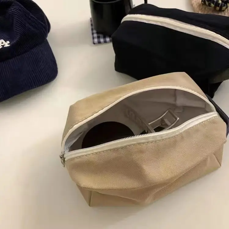 canvas-cube-bag-waterproof-lining-interior
