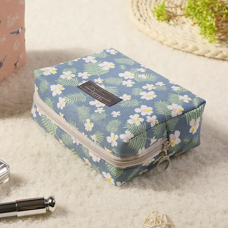 cosmetic-pouch-internal-capacity-storage