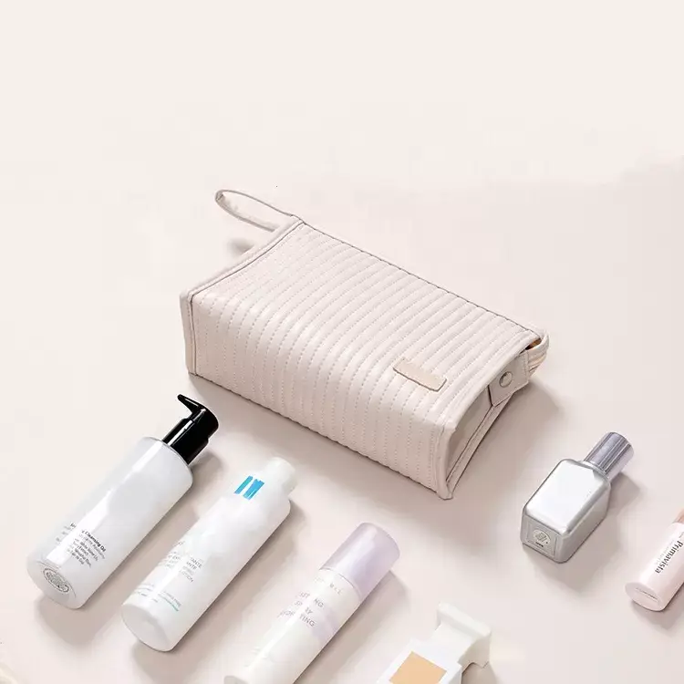 fashion-collections-quilted-cosmetic-clutch-accessory
