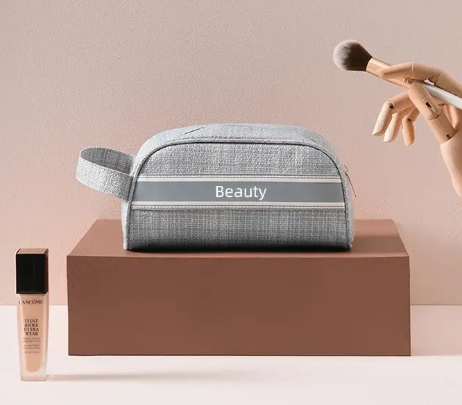 travel-organizer-woven-cosmetic-bag