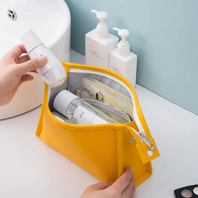triangular-cosmetic-pouch-for-beauty-gift-sets triangular-cosmetic-pouch-for-beauty-gift-sets