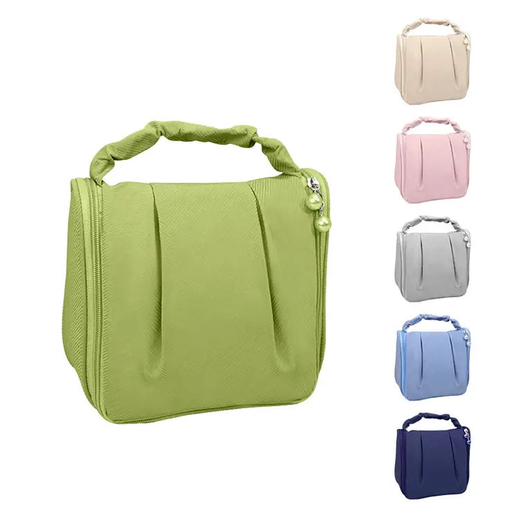 compact-toiletry-bag-feature-highlights compact-toiletry-bag-feature-highlights