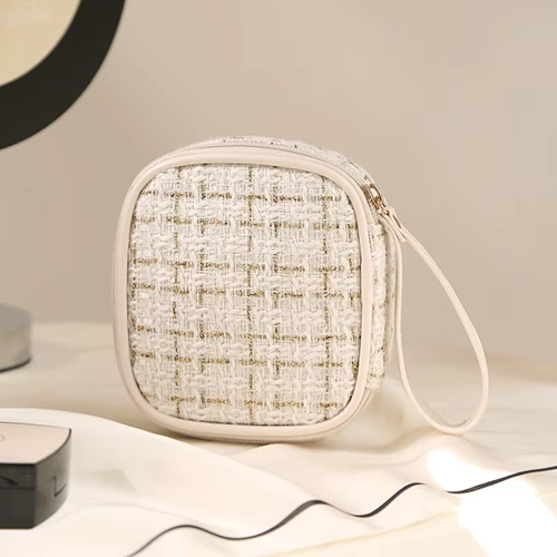 custom-logo-embossed-handle-cosmetic-bag-supplier
