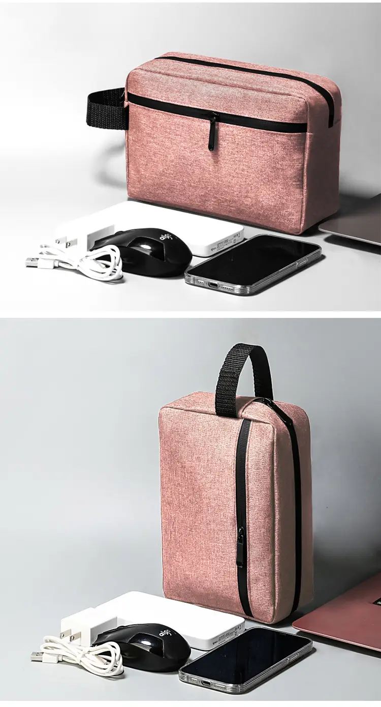 sleek-travel-toiletry-bag-cs90b-spacious-compartment