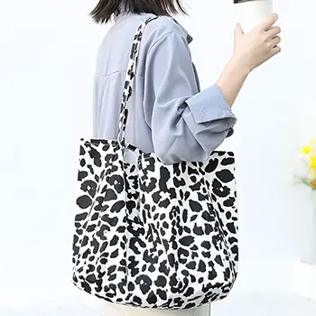 Compact Canvas Tote Bag for Daily Use